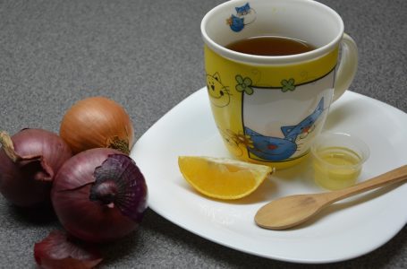 Cum poti trata raceala cu ceai de ceapa