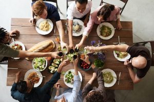 5 rețete delicioase pentru o masa cu prietenii