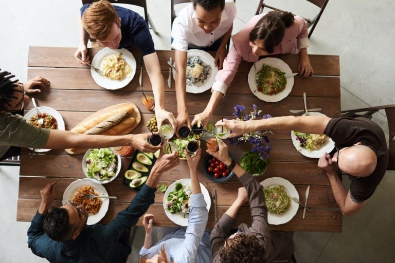 5 rețete delicioase pentru o masa cu prietenii